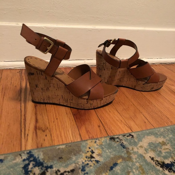 *closet clean out!* Brown leather wedges - Picture 3 of 6